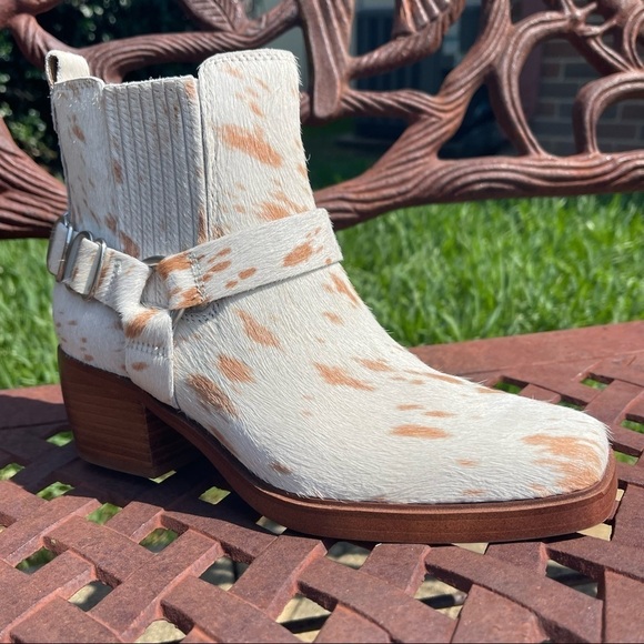 NWT Sam Edelman Exquisite Calf Hair Ballamie Ankle Booties - Picture 2 of 15